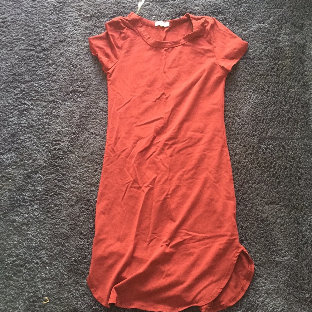 Dark pinkish/maroonish dress